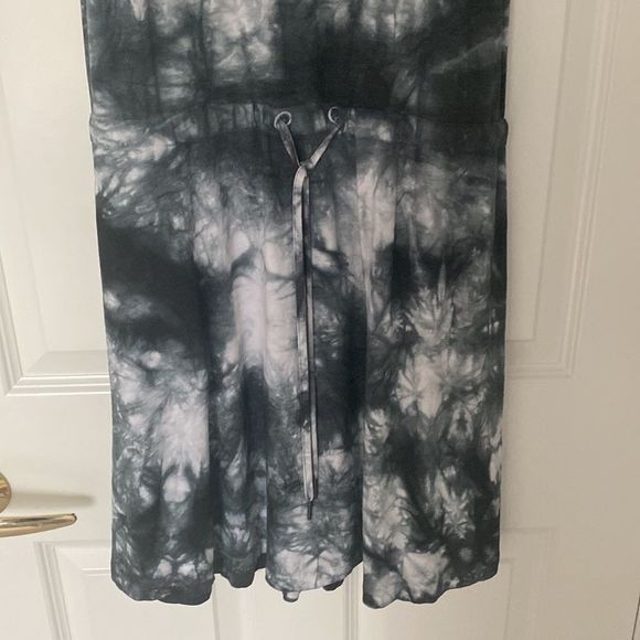 NWT. Sweaty Betty Take It Easy Tie Dye Dress - Picture 3 of 11